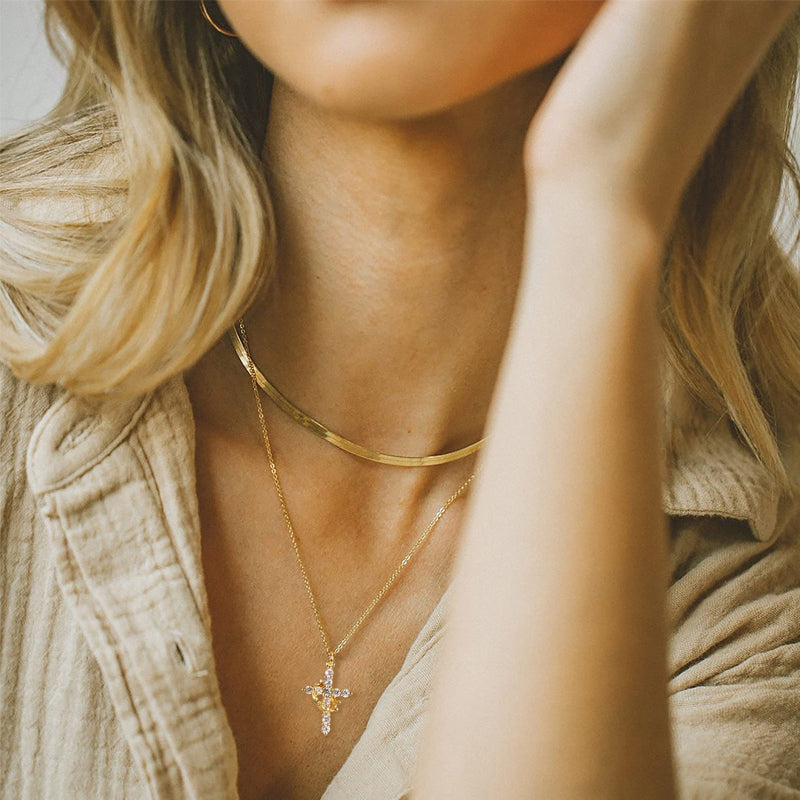 Grandinėlė ant kaklo su pakabuku