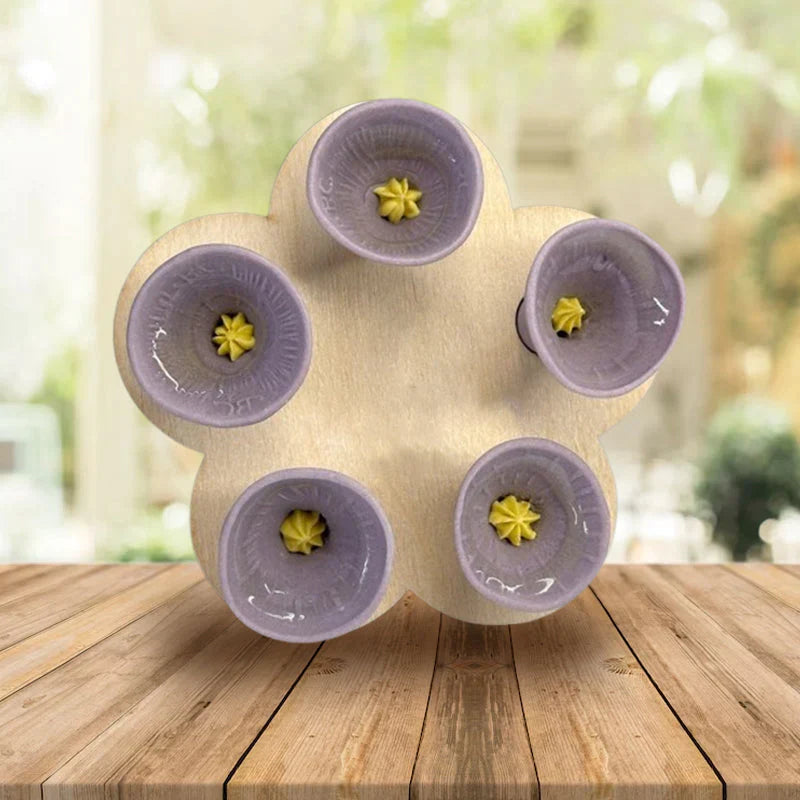 Bičių geriamieji vandens puodeliai