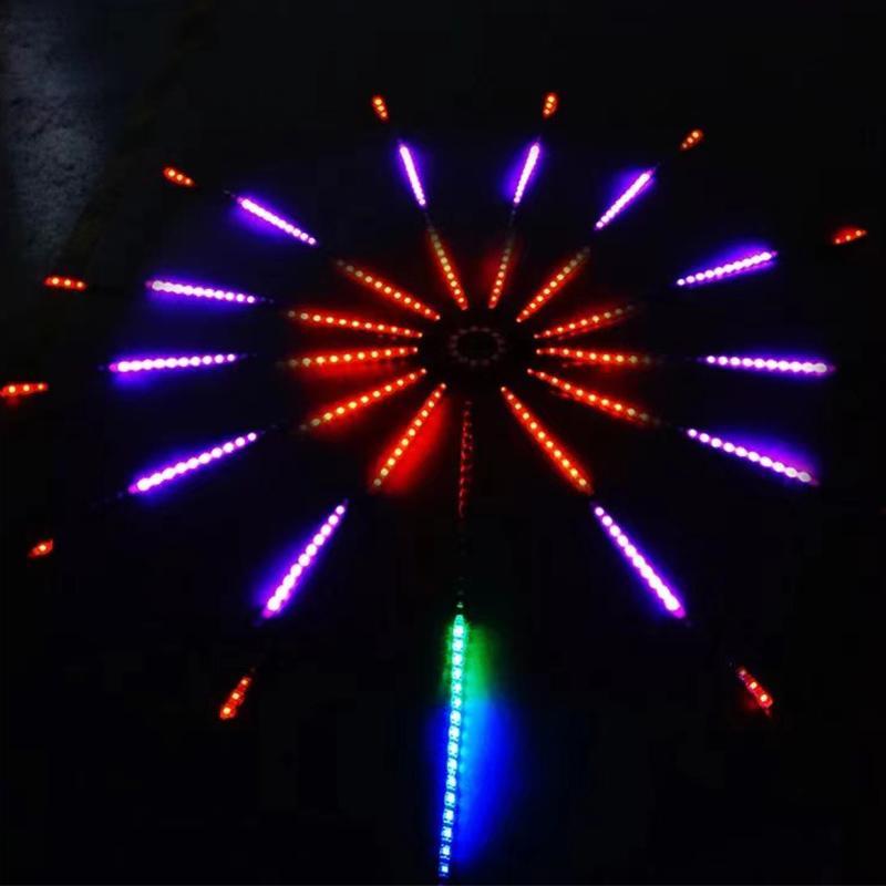 Fejerverkus imituojančios LED šviesos