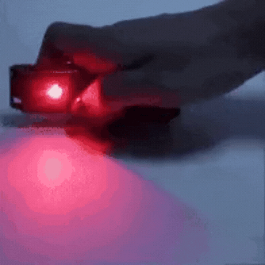 Magnetinis raktų pakabukas-žibintuvėlis
