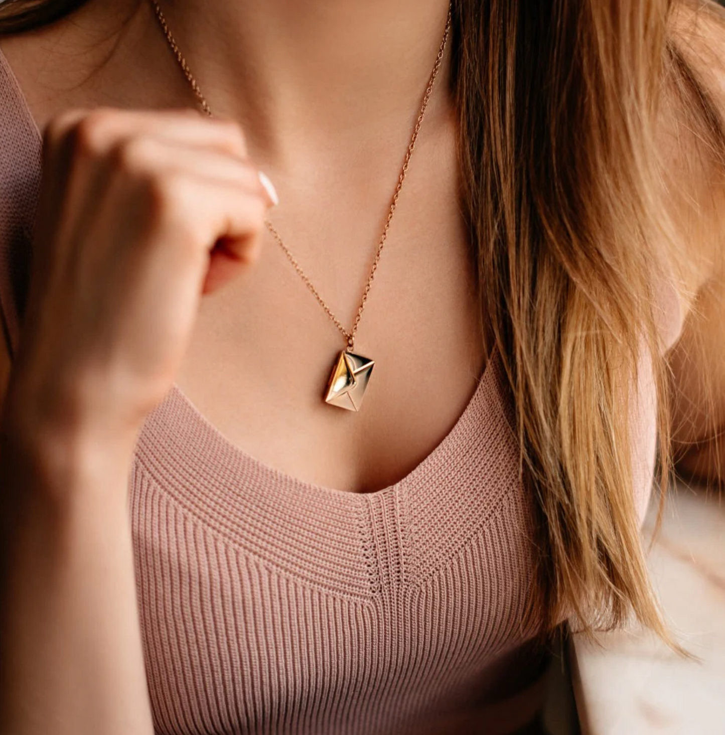 Meilės laiško formos pakabukas