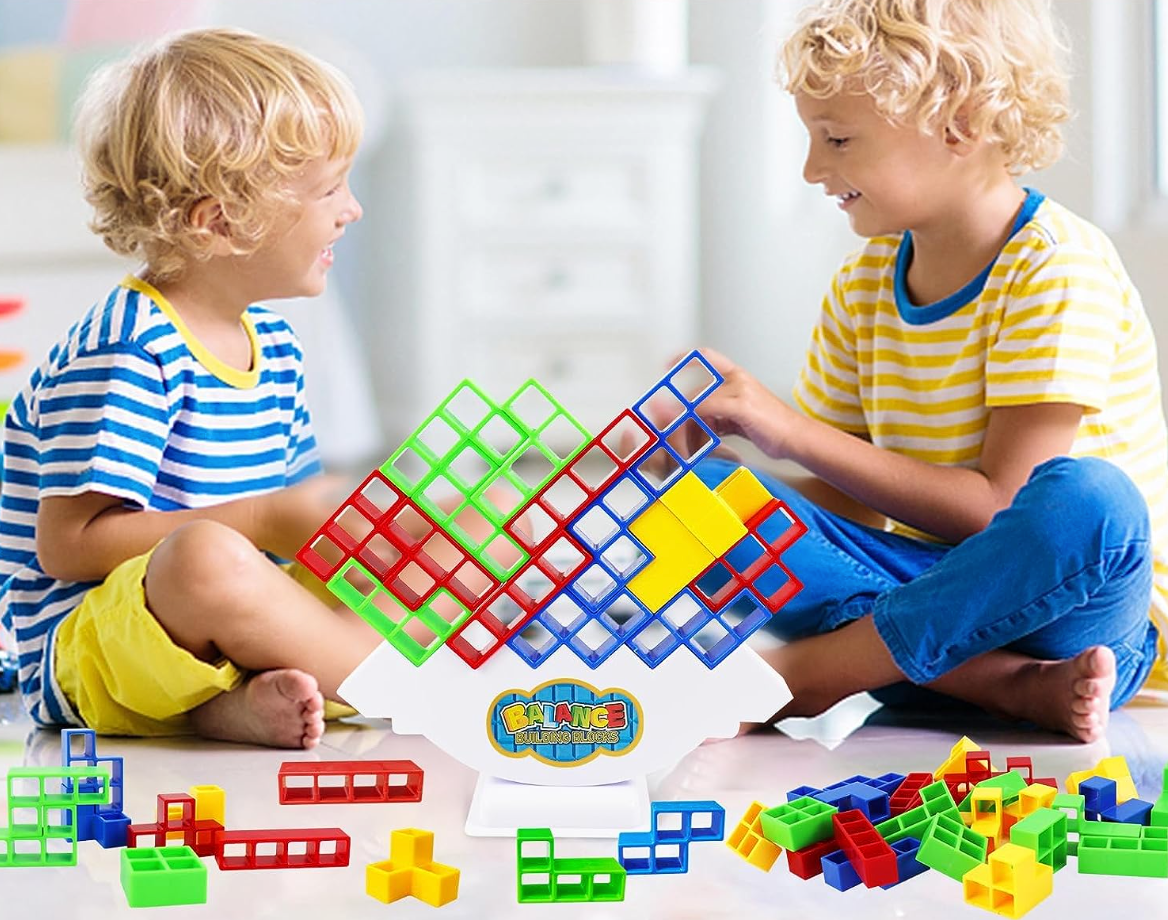 Tetris griūnantis bokštas: smagus žaidimas visai šeimai!