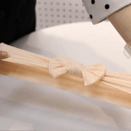 Galvos juosta su kaspinėliu mergaitei