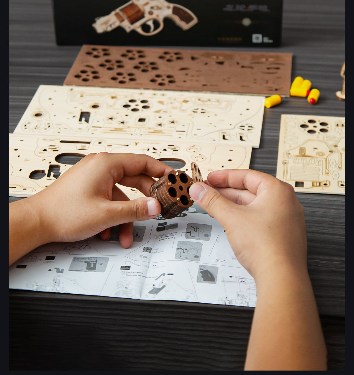 Dekoracinis medinis ginklas