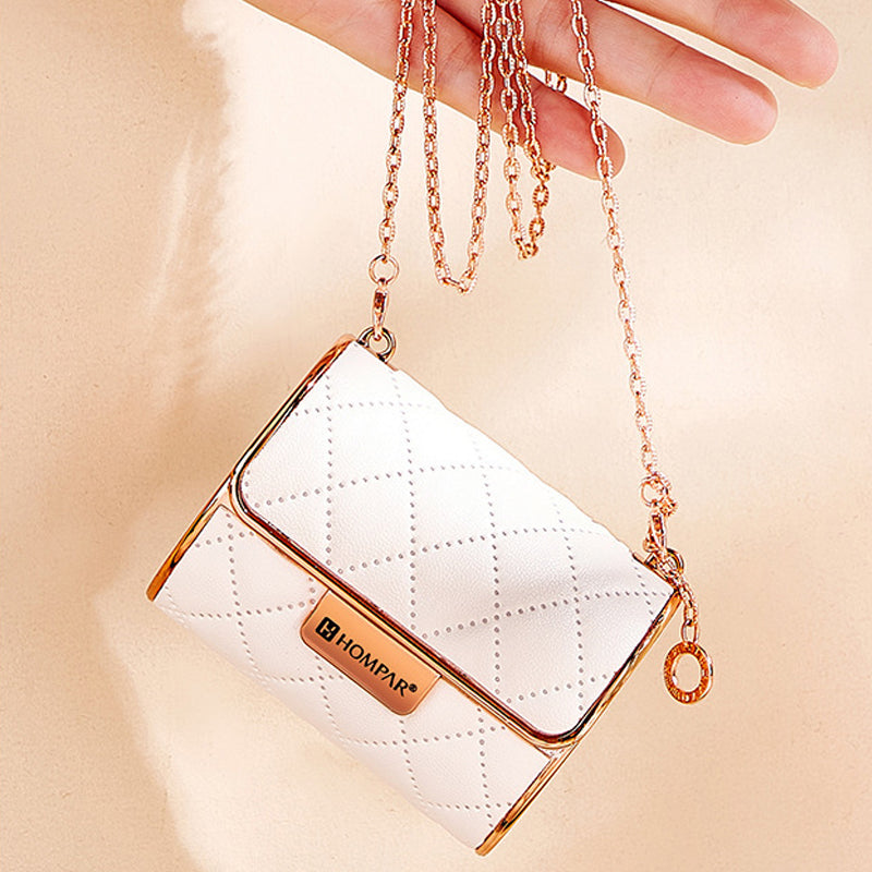 Aksominių lūpų dažų rankinė