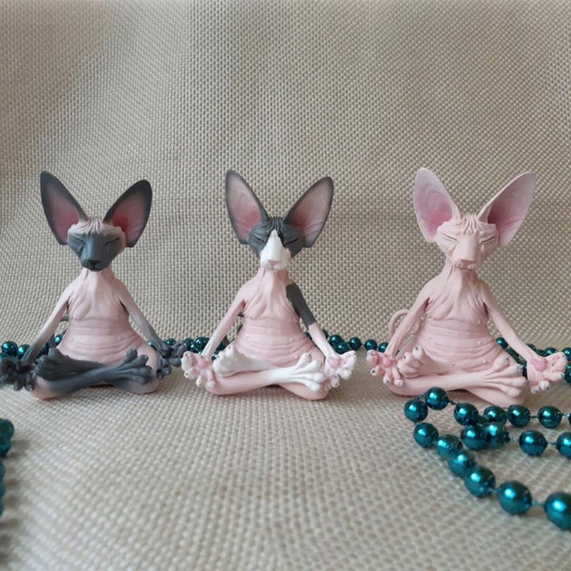 Interjero detalė - "Medituojanti Sfinkso katė"