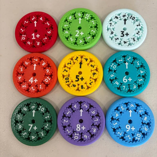 \Fidget spinners\" su matematikos užduotim"