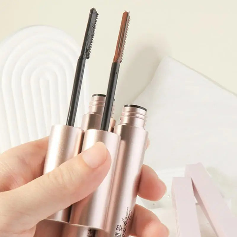 Ilginamasis ir apimties suteikiantis tušas