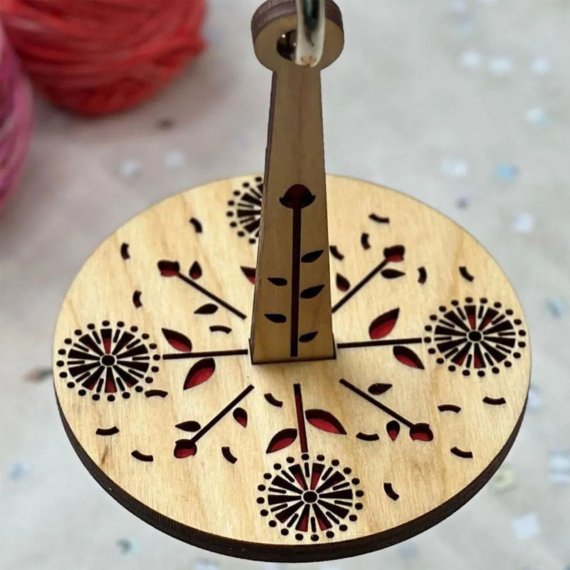 Pakabinamas siūlų ritės laikiklis