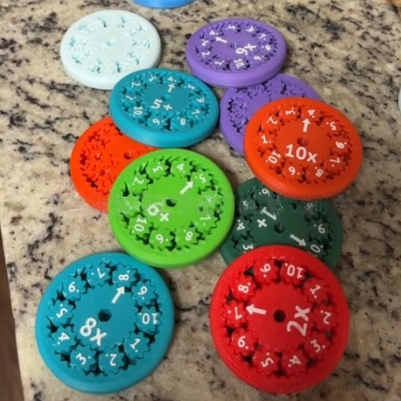 \Fidget spinners\" su matematikos užduotim"