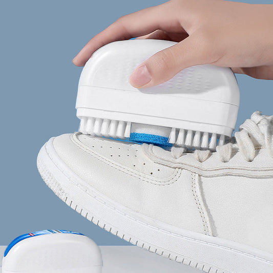 Batų valymo priemonė su šepetėliu