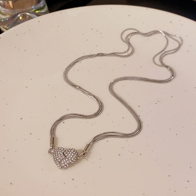 Grandinėlė ant kaklo - "Magnetinė širdelė"