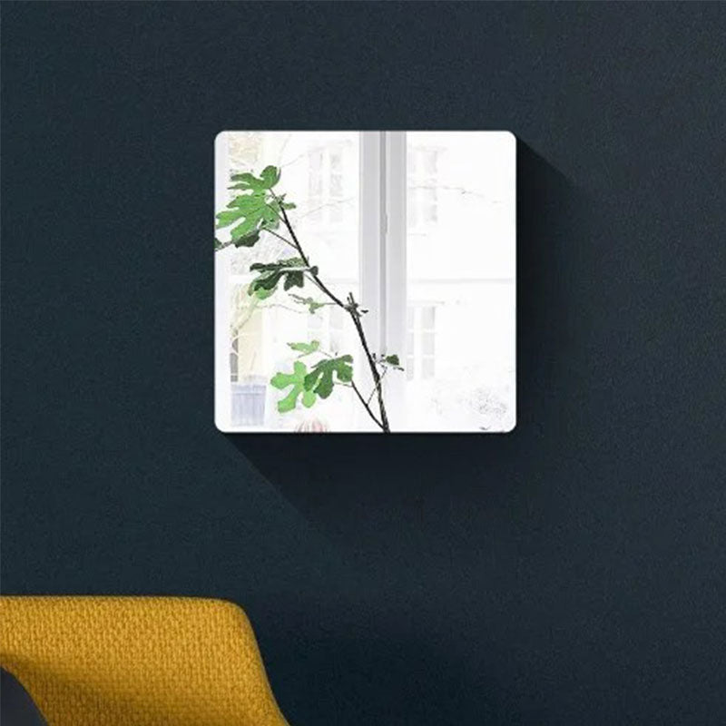 Priklijuojamas sieninis veidrodis