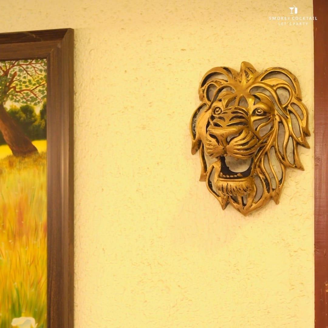 Sieninė liūto dekoracija