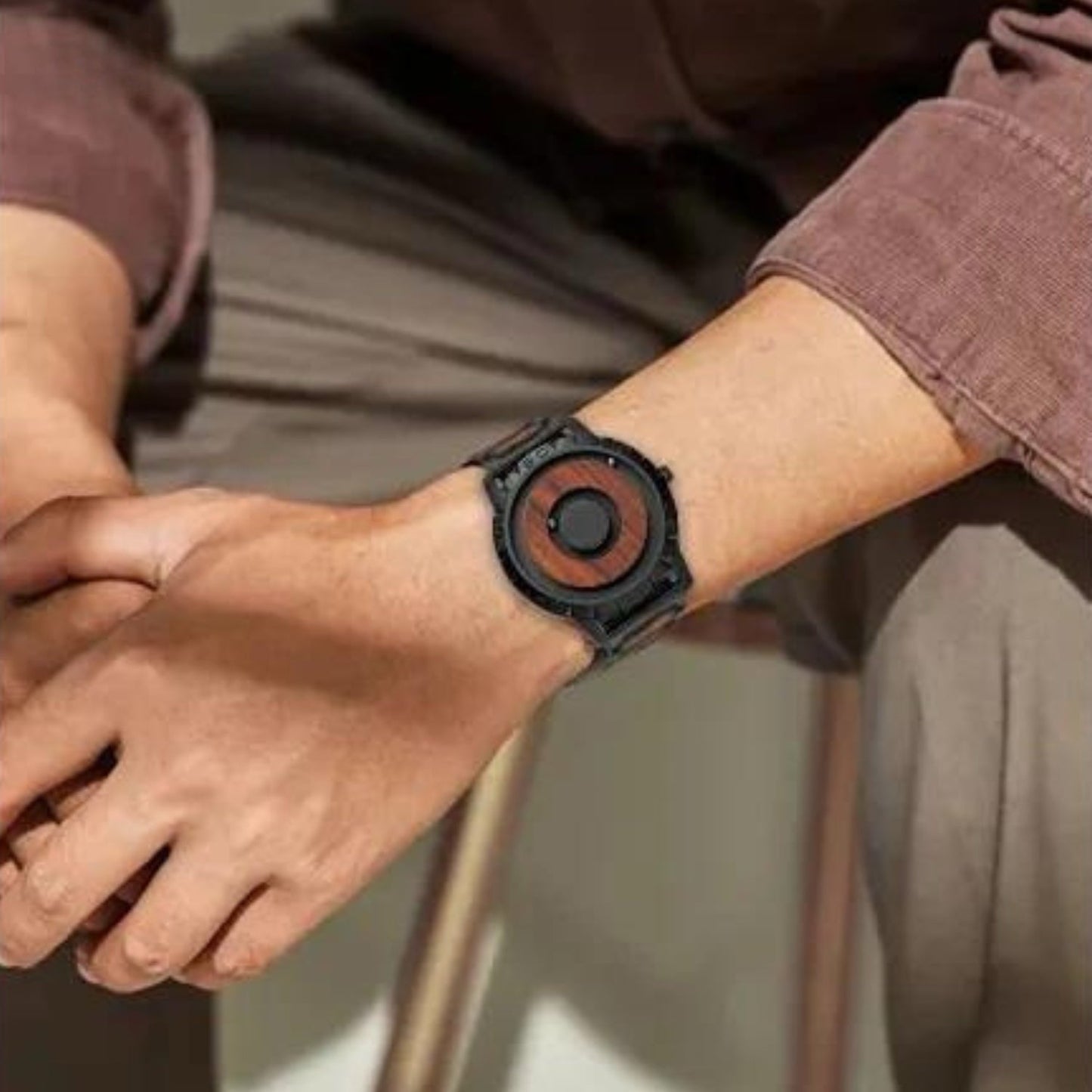 Magnetic Watch™ - unikalus magnetinis laikrodis, sujungiantis meną ir laiką