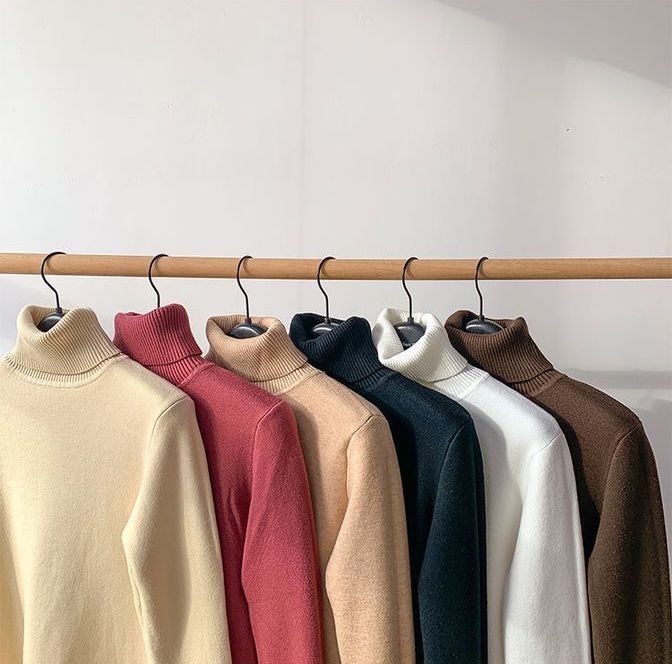 Šiltas megztinis su aukšta apykakle