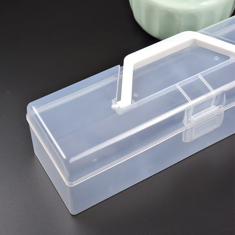 Skaidri plastikinė dėžutė