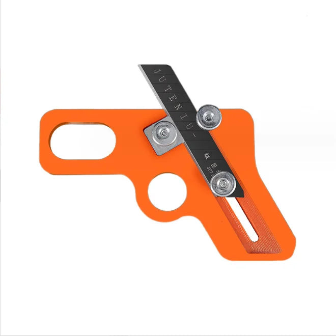 Medienos apdirbimo įrankis