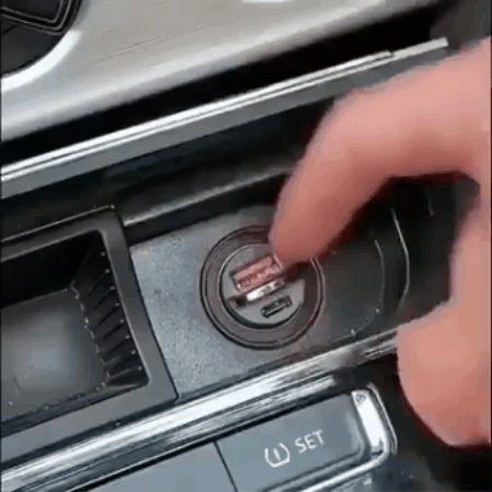 Dvigubas pakrovėjas automobiliui