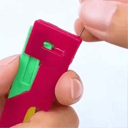 Įrankis siūlui į adatą įverti (5 vnt.)