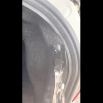 Replės automobilio tvirtinimams nuimti