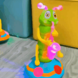 Šokanti ir dainuojanti kirmelytė