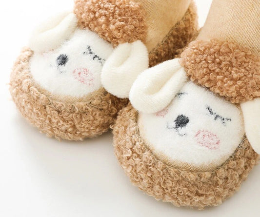 Vaikiškos pliušinės kojinytės-batai