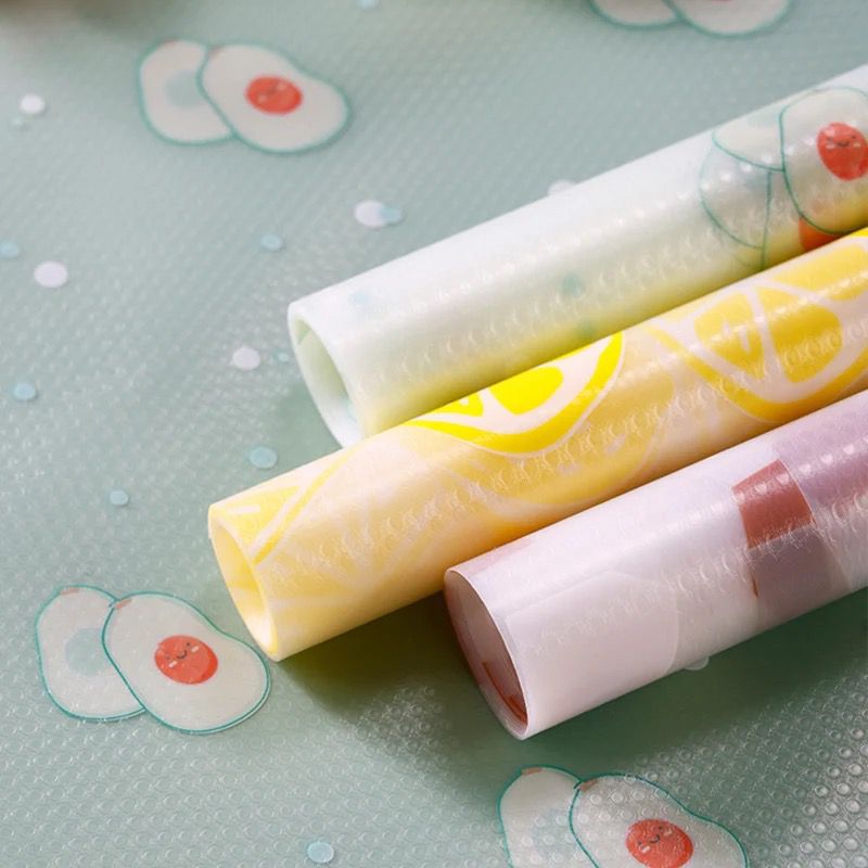 Karpomas stalčių kilimėlis