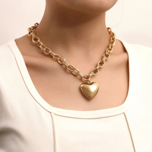 Grandinėlė su širdelės pakabuku